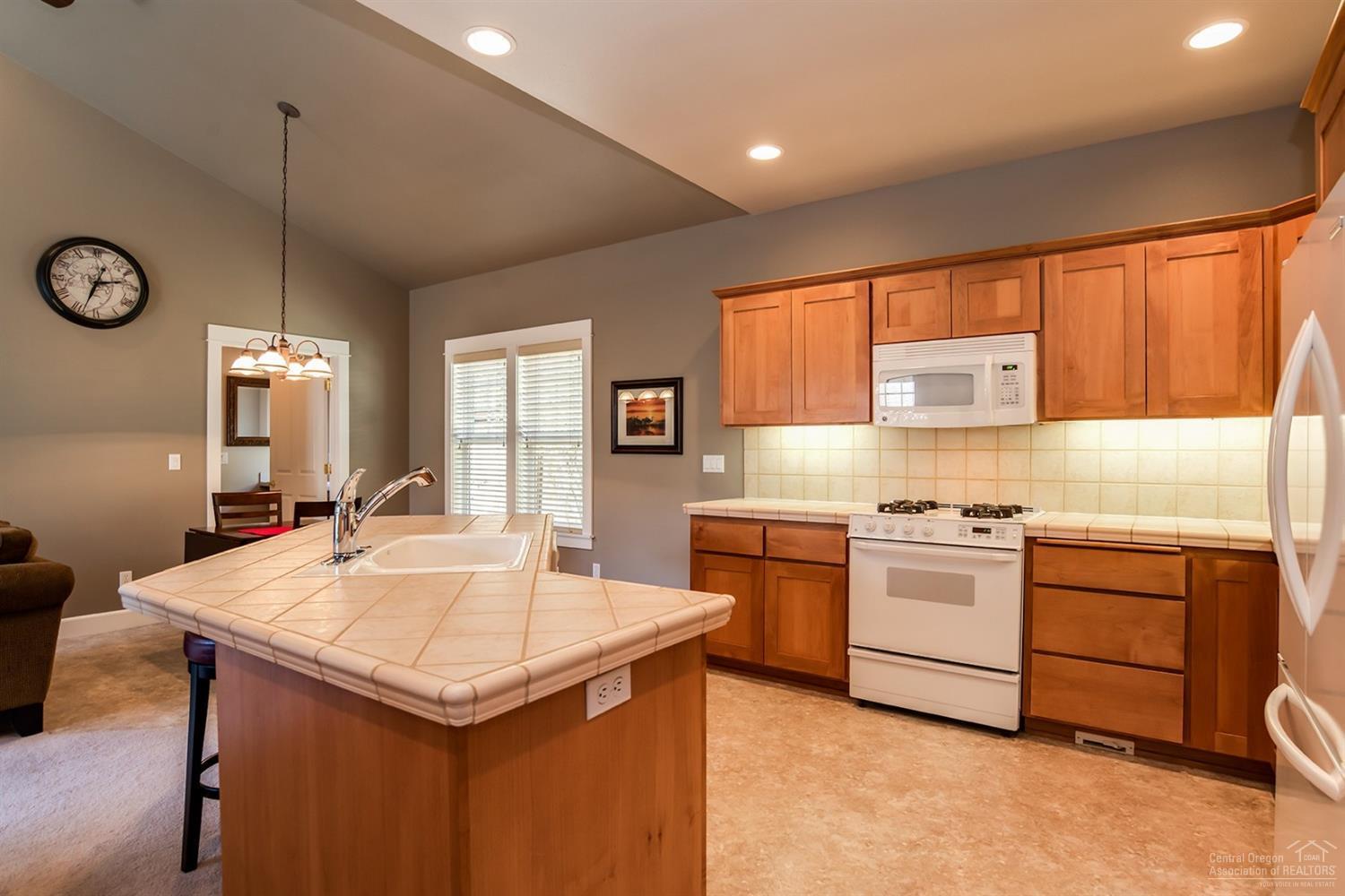2437 Northwest Awbrey Road Bend, OR 97703 - Photo 4 of 20 Additional Photo