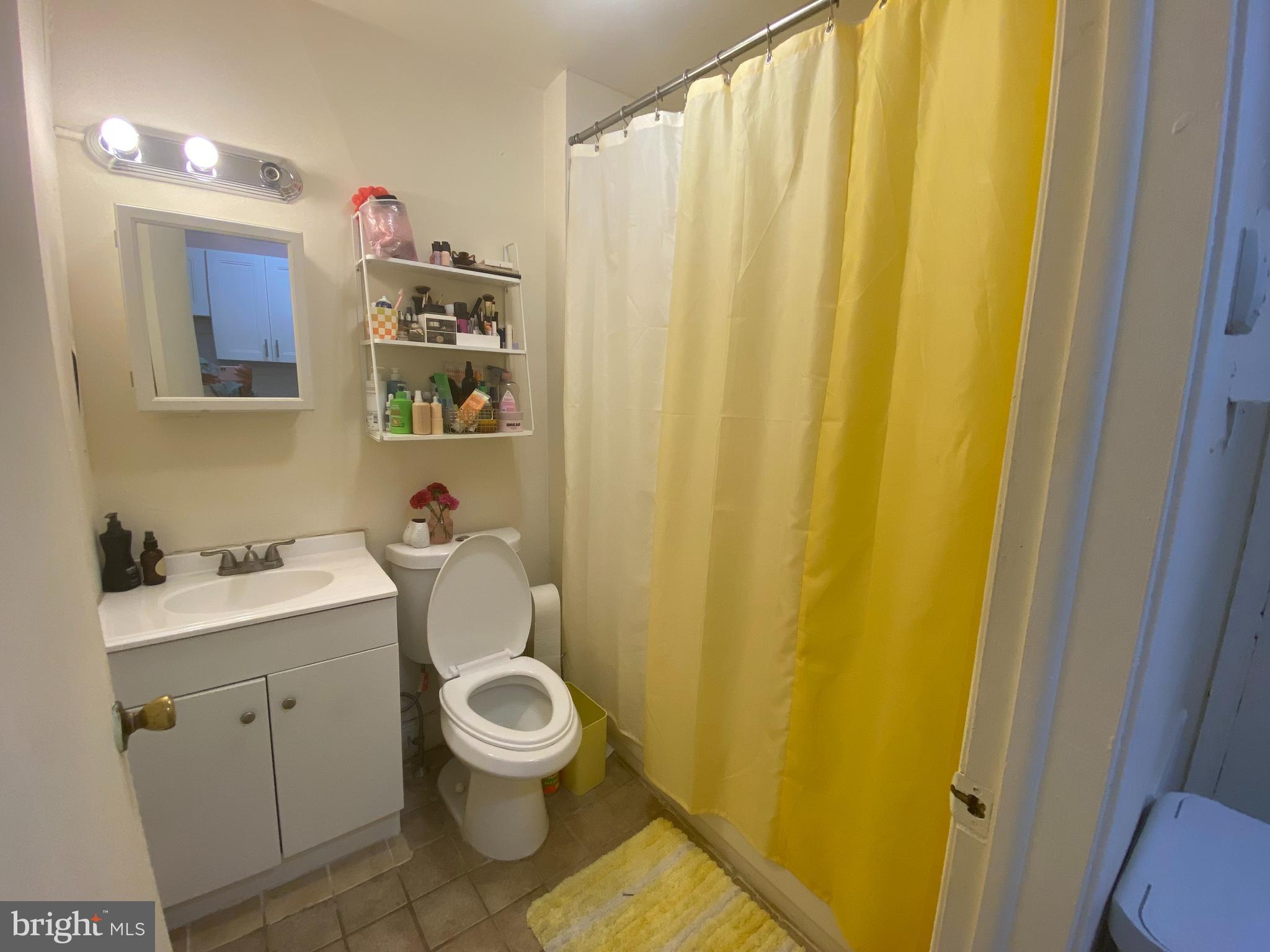 1735 Bainbridge Street, Unit 1R Philadelphia, PA 19146 - Photo 6 of 9