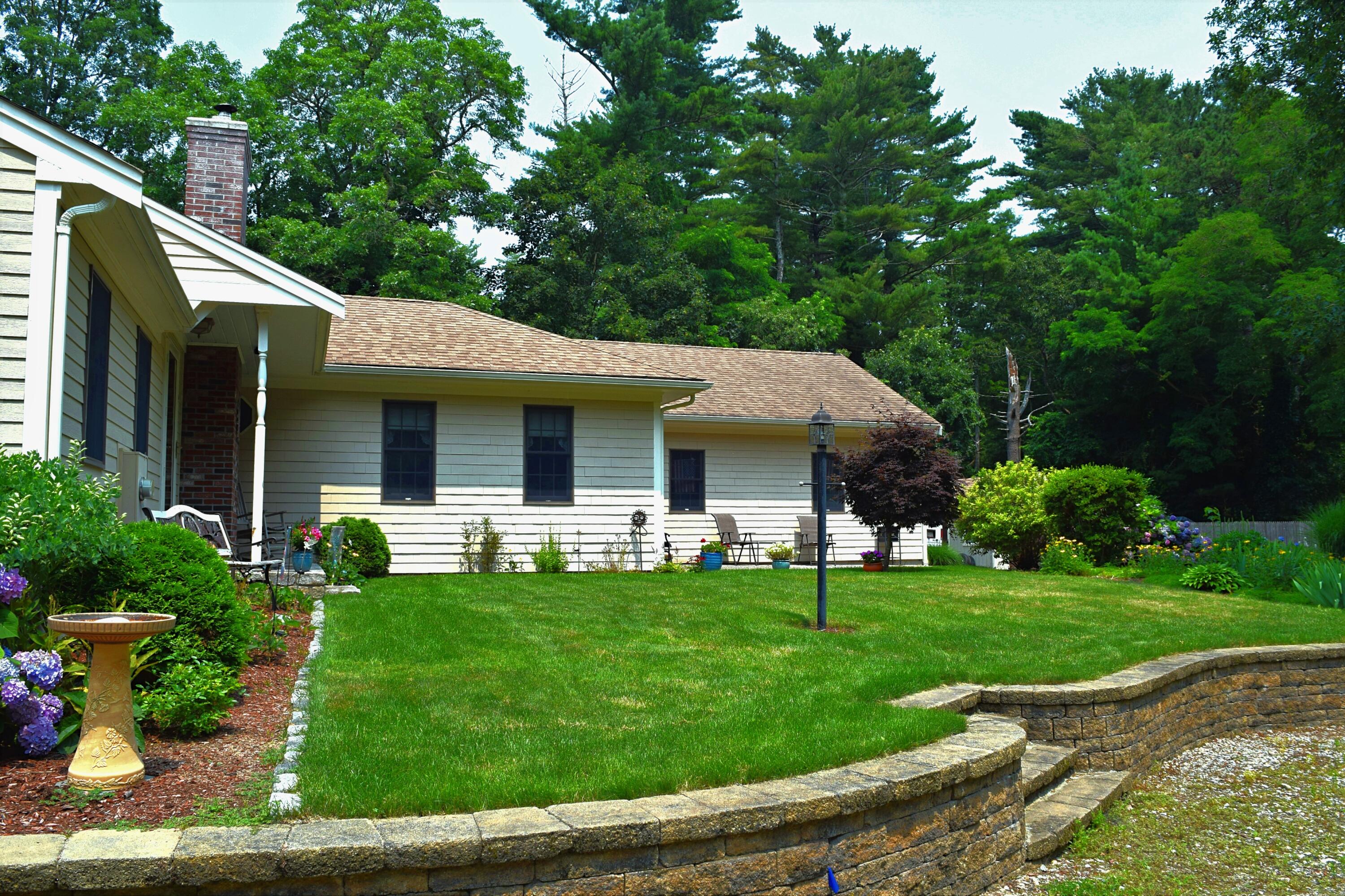 506 County Road Pocasset, MA 02559 - Photo 3 of 15 506 County front door