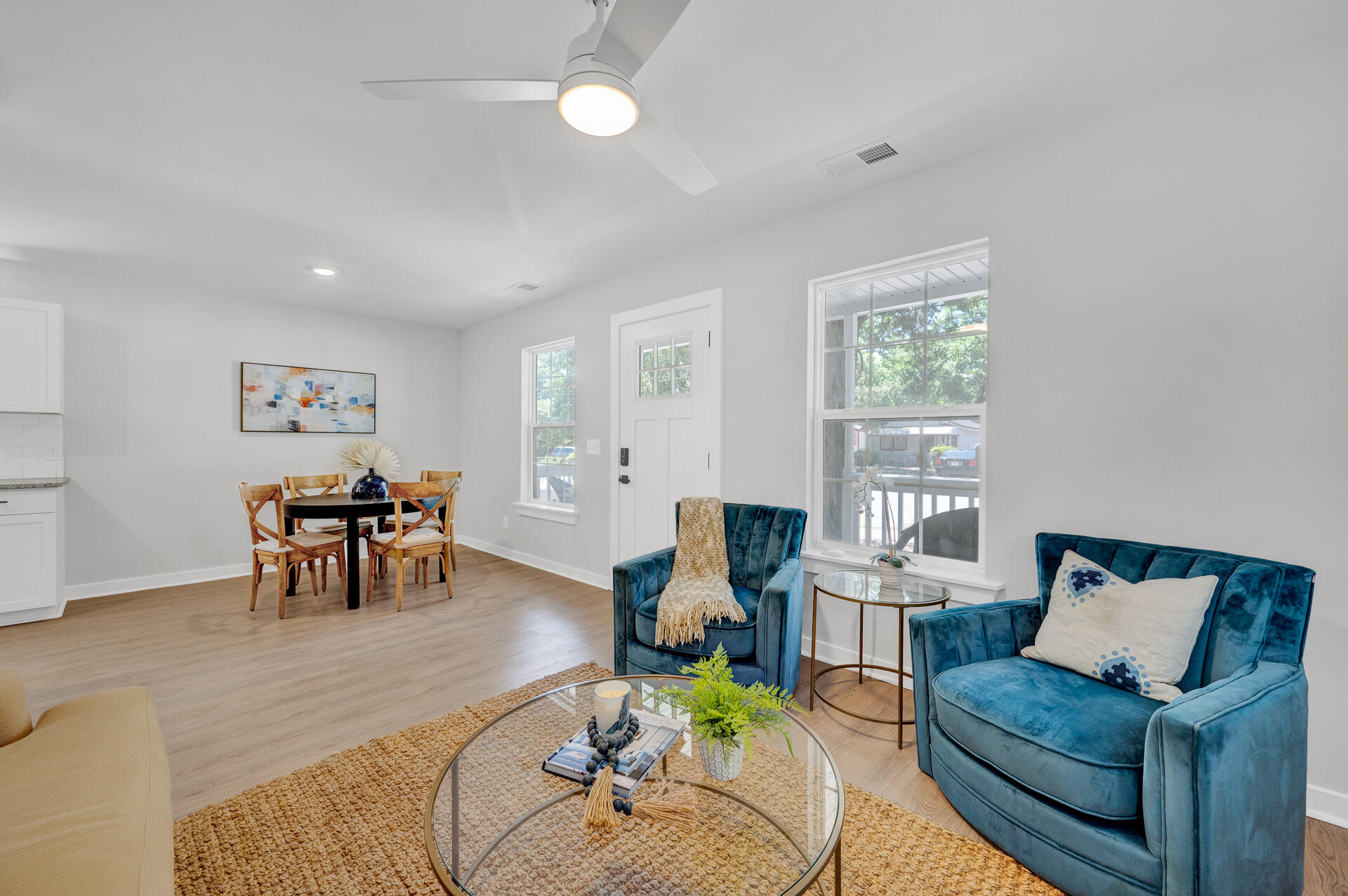 2512 Bennett Yard Road, Unit B North Charleston, SC 29405 - Photo 6 of 24 Living Room/ Eat in Kitchen