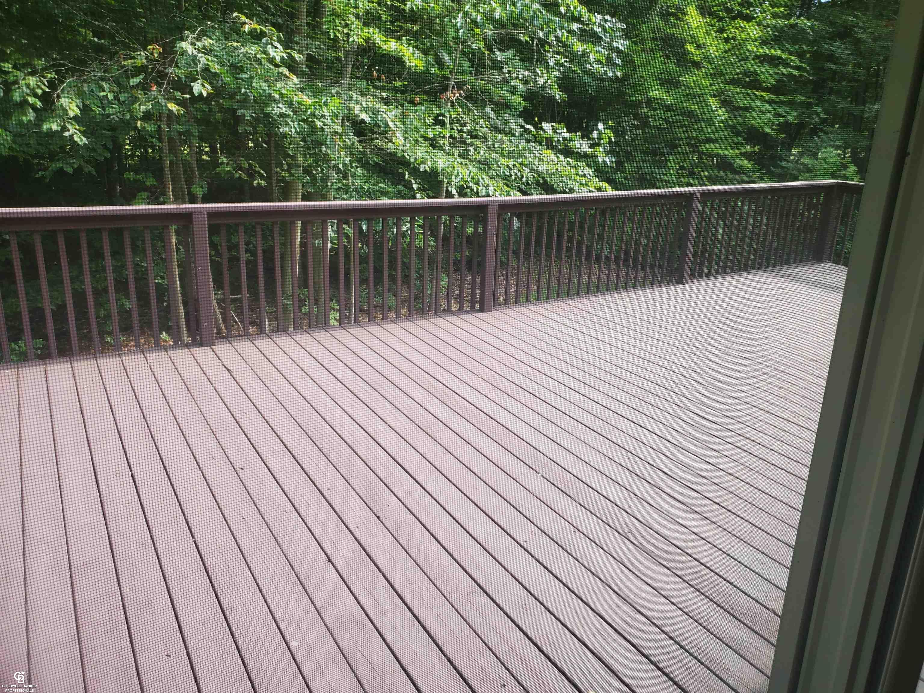 10041 Metcalf Road Avoca, MI 48006 - Photo 6 of 34 Deck View 1