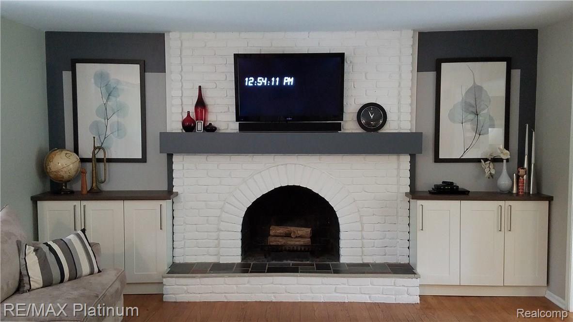 2627 Chilson Road Howell, MI 48843 - Photo 3 of 23 3.jpg