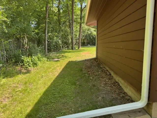 $575,000 | 28450 Shagbark Lane, Libertyville, IL 60048