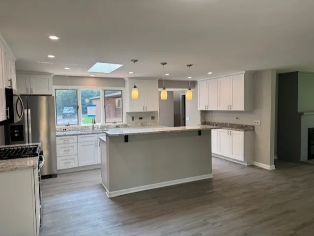 $575,000 | 28450 Shagbark Lane, Libertyville, IL 60048