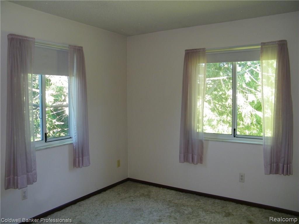 5344 Fish Lake Road North Branch, MI 48461 - Photo 12 of 17 100_2696.jpg