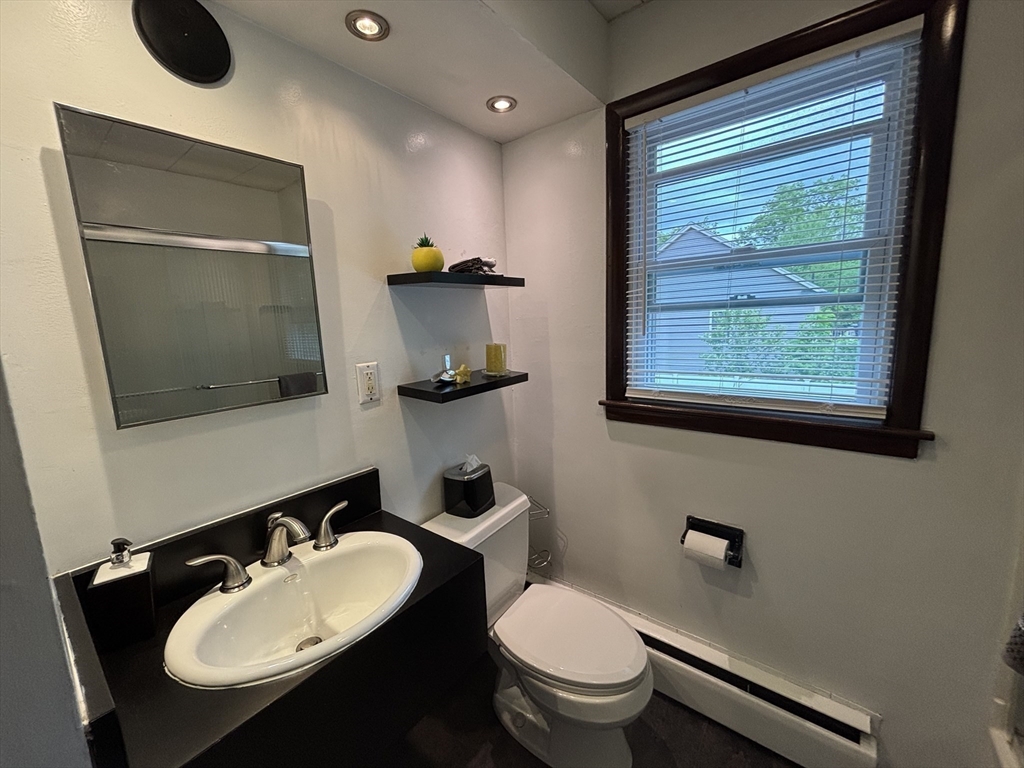 141 Cooper Street Springfield, MA 01108 - Photo 14 of 33