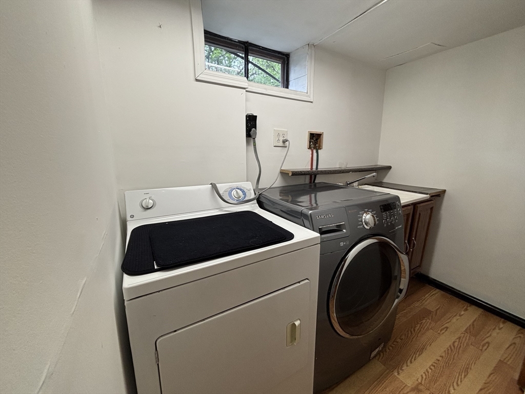 141 Cooper Street Springfield, MA 01108 - Photo 18 of 33