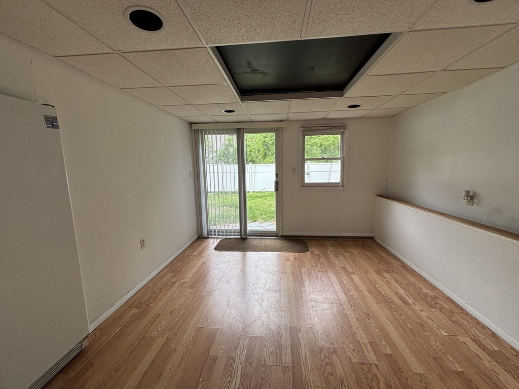 141 Cooper Street Springfield, MA 01108 - Photo 28 of 33
