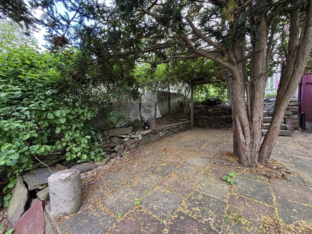 141 Cooper Street Springfield, MA 01108 - Photo 31 of 33