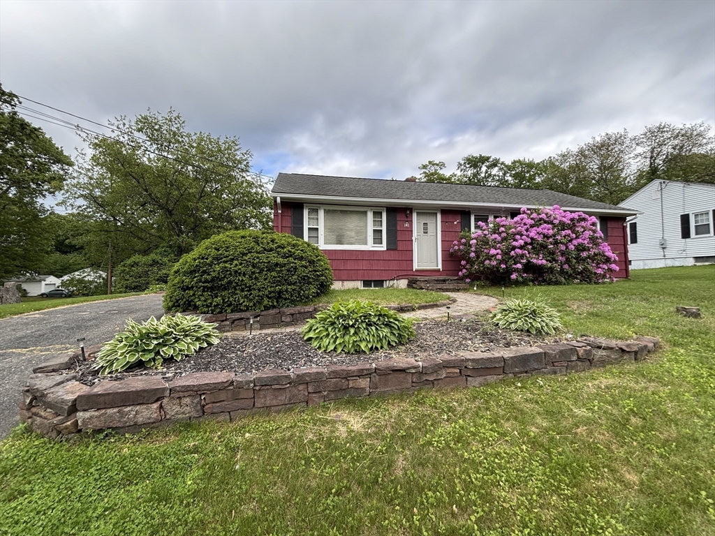 141 Cooper Street Springfield, MA 01108 - Photo 4 of 33