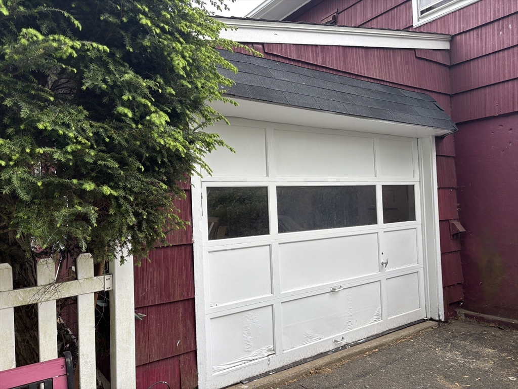 141 Cooper Street Springfield, MA 01108 - Photo 5 of 33