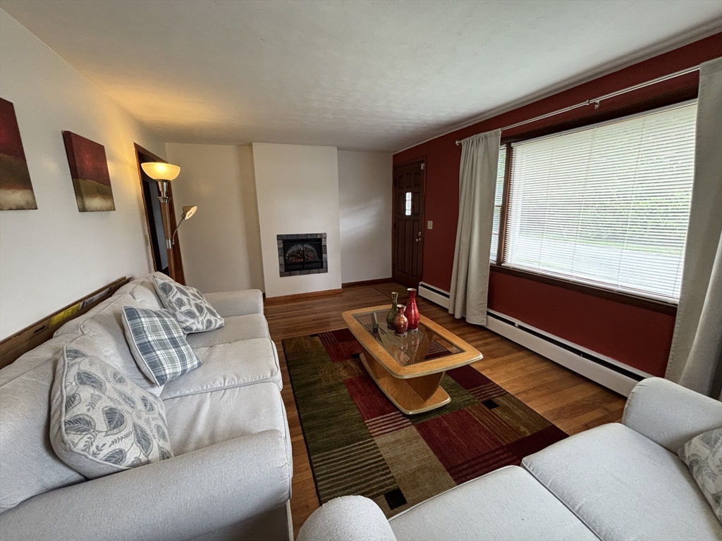 141 Cooper Street Springfield, MA 01108 - Photo 6 of 33
