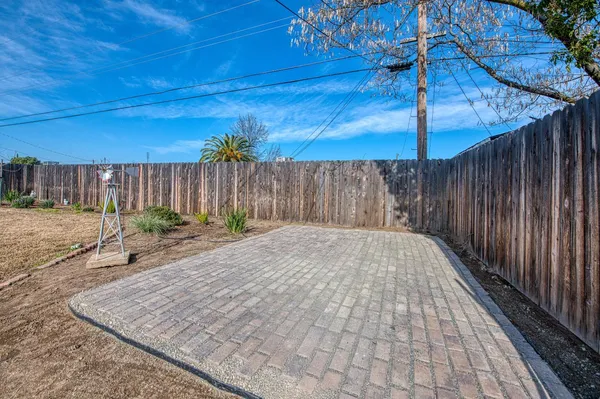 a view of a backyard with a backyard
