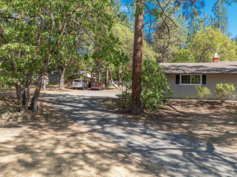 761 Upper Applegate Road Jacksonville, OR 97530 - Photo 28 of 39 28