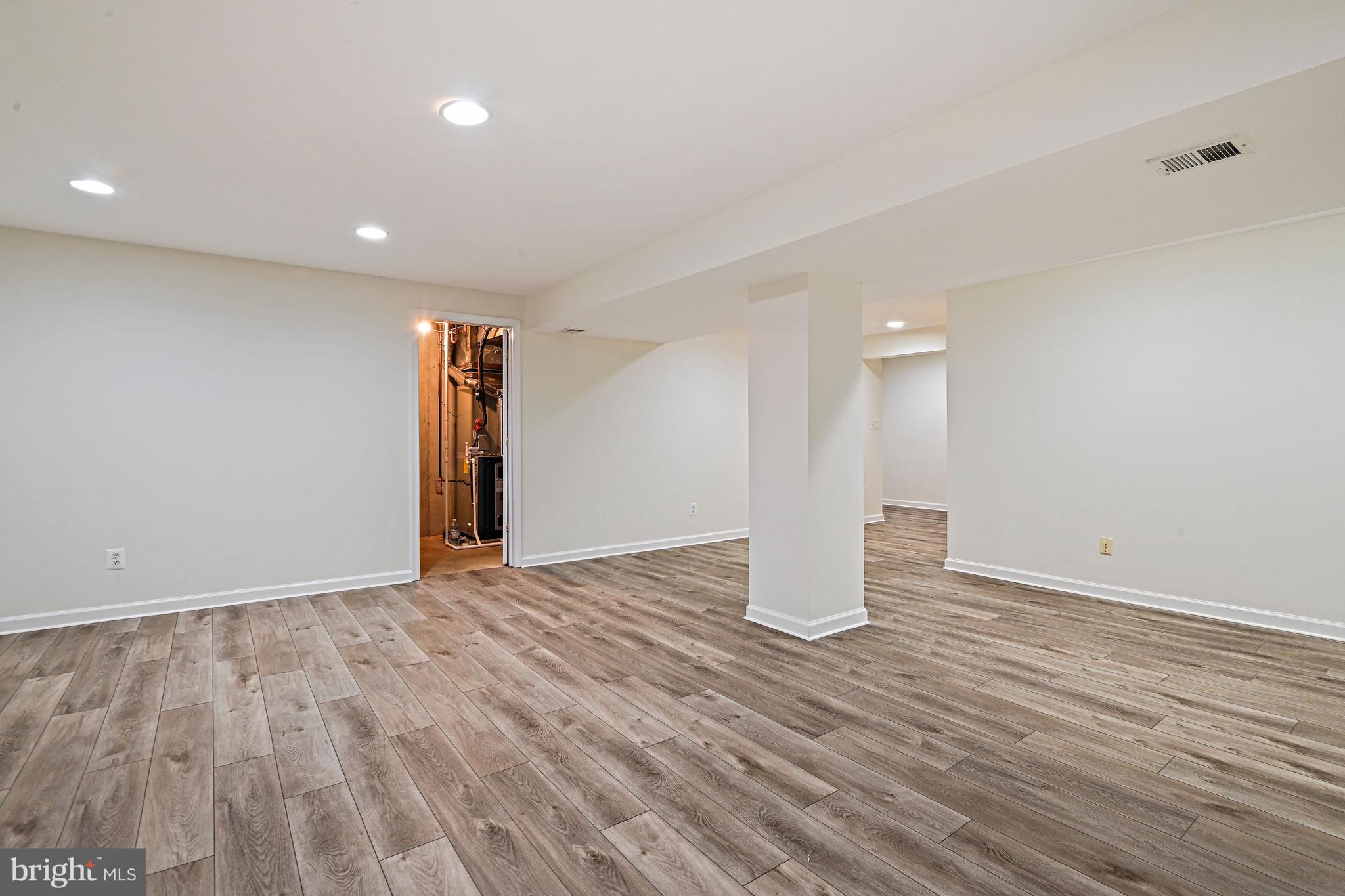 9733 Hidden Valley Road Vienna, VA 22181 - Photo 54 of 70