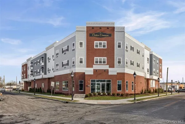 $2,550 | 227 4th Avenue, Unit 204C, Bay Shore, NY 11706