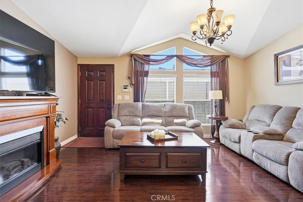 16600 Downey Avenue, Unit 104 Paramount, CA 90723 - Photo 4 of 24