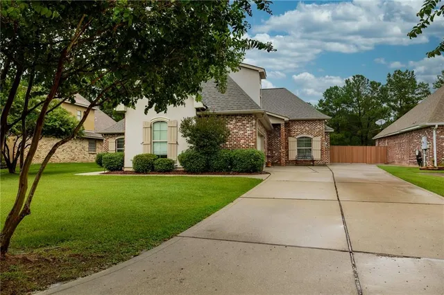 $425,000 | 197 Cypress Lakes Drive, Slidell, LA 70458