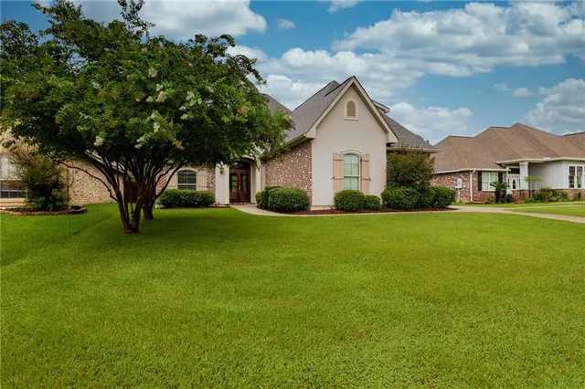 $425,000 | 197 Cypress Lakes Drive, Slidell, LA 70458