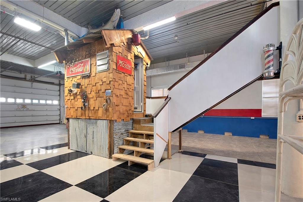 28 West Pelican Street Naples, FL 34113 - Photo 35 of 50 a view of entryway