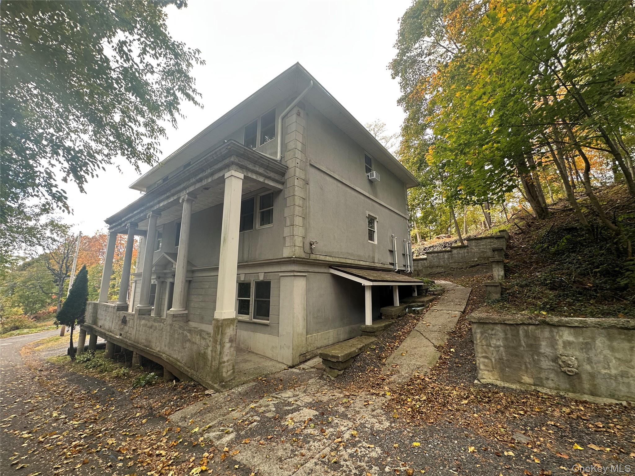 20 Bigelow Hall, Unit 1 Saugerties, NY 12453 - Photo 24 of 25 a view of a house with a yard