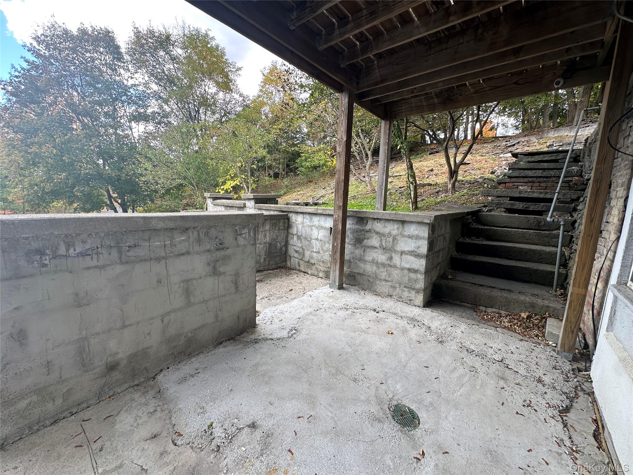 20 Bigelow Hall, Unit 1 Saugerties, NY 12453 - Photo 8 of 25 a view of outdoor space and deck