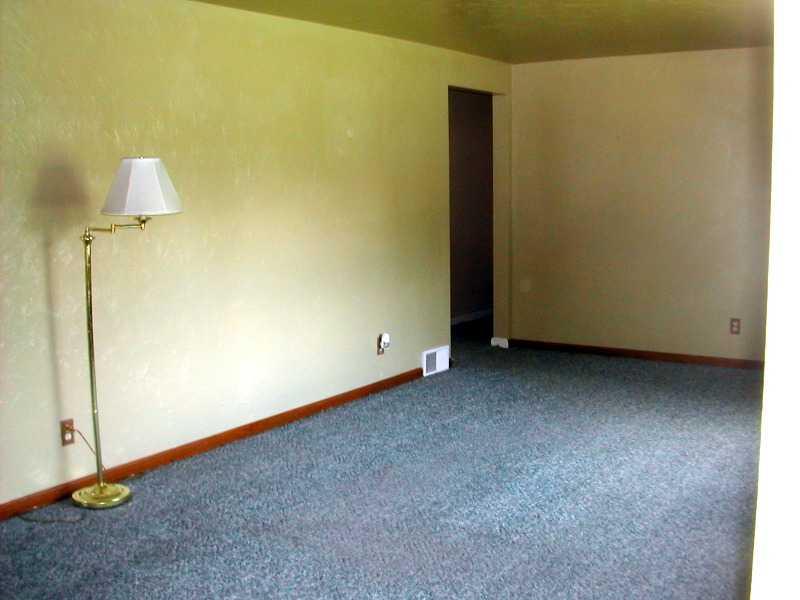 102 Shanahan Road Butler, PA 16001 - Photo 4 of 15 Living Room.
