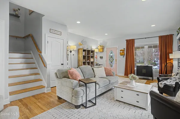 $10,000 | 8 Furlong Street, Saratoga Springs, NY 12866