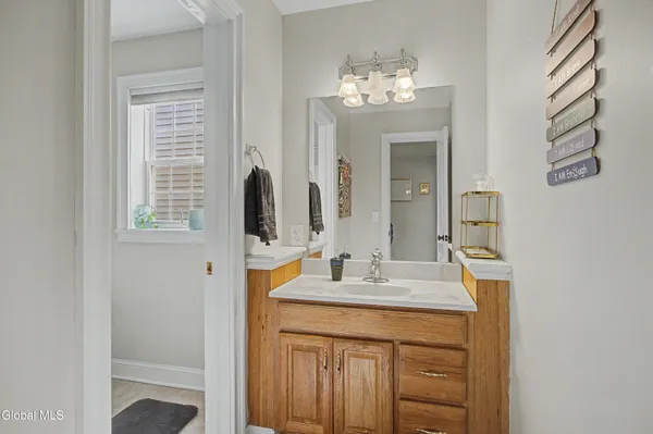 $10,000 | 8 Furlong Street, Saratoga Springs, NY 12866