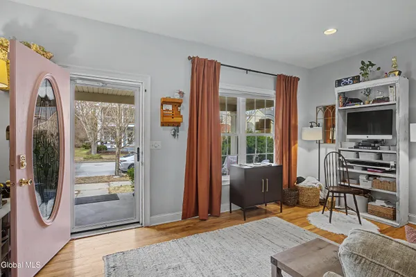 $10,000 | 8 Furlong Street, Saratoga Springs, NY 12866