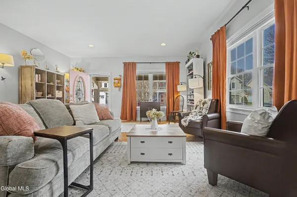 $10,000 | 8 Furlong Street, Saratoga Springs, NY 12866