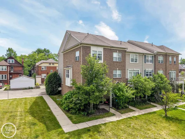 $299,900 | 1048 Lakepointe Street, Grosse Pointe, MI 48230