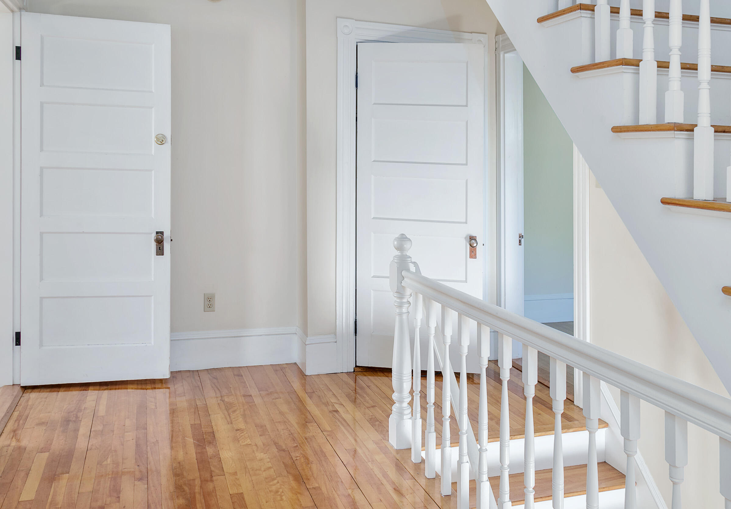 110 Graham Street Biddeford, ME 04005 - Photo 6 of 38 2nd Fl Hallway Entry