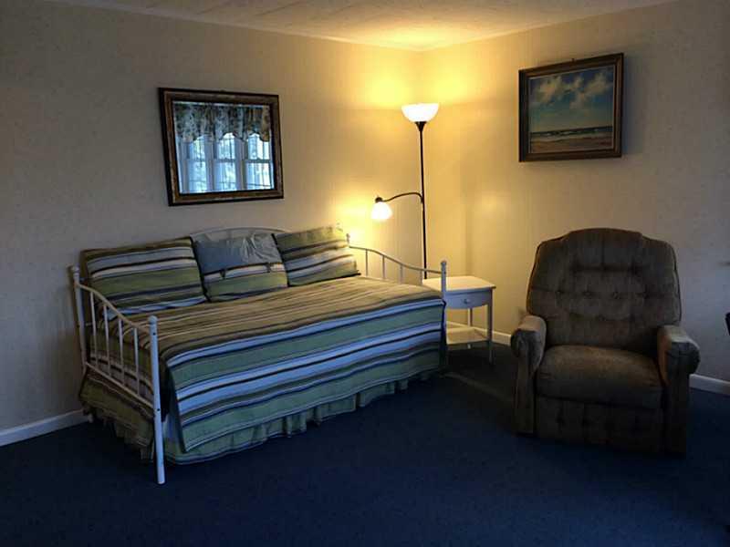 20 Shore Road, Unit 4 Ogunquit, ME 03907 - Photo 28 of 30 Living Room.