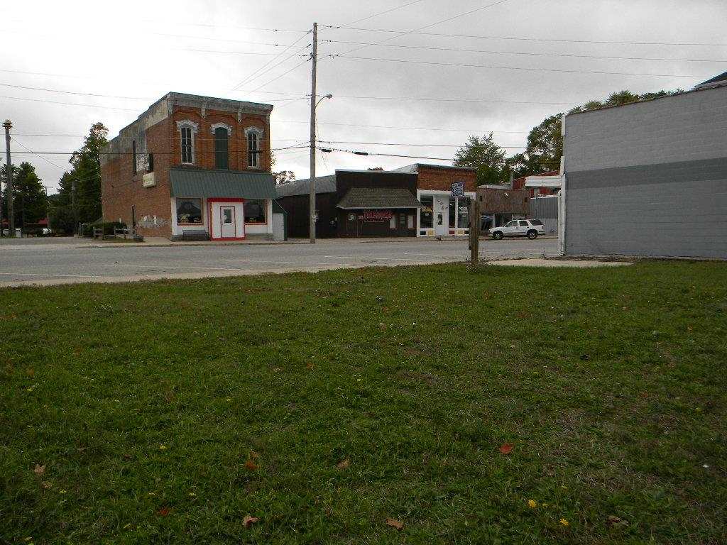 106 Front Street Rome City, IN 46784 - Photo 2 of 10