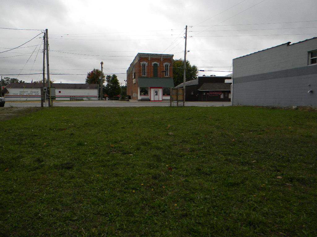 106 Front Street Rome City, IN 46784 - Photo 3 of 10