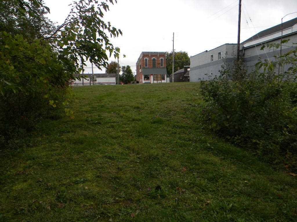 106 Front Street Rome City, IN 46784 - Photo 5 of 10