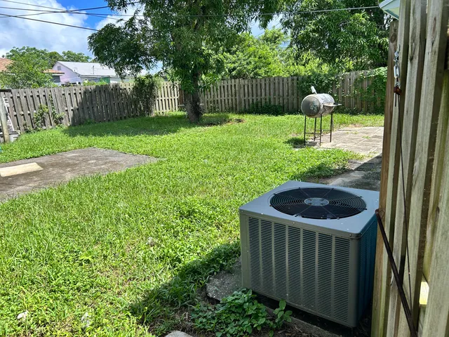 $199,260 | 840 West 2nd Street, Riviera Beach, FL 33404