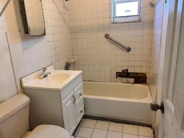 $199,260 | 840 West 2nd Street, Riviera Beach, FL 33404