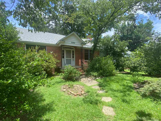 $2,400 | 518 McDaniel Street, Tallahassee, FL 32303