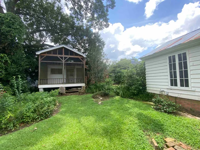 $2,400 | 518 McDaniel Street, Tallahassee, FL 32303