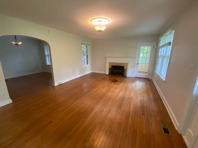 $2,400 | 518 McDaniel Street, Tallahassee, FL 32303