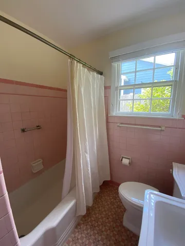 $2,400 | 518 McDaniel Street, Tallahassee, FL 32303