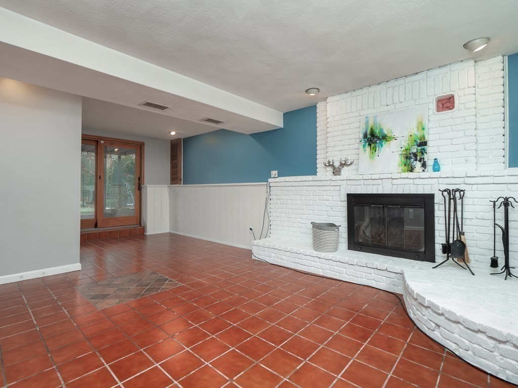 12 Crest Road Billerica, MA 01821 - Photo 24 of 41