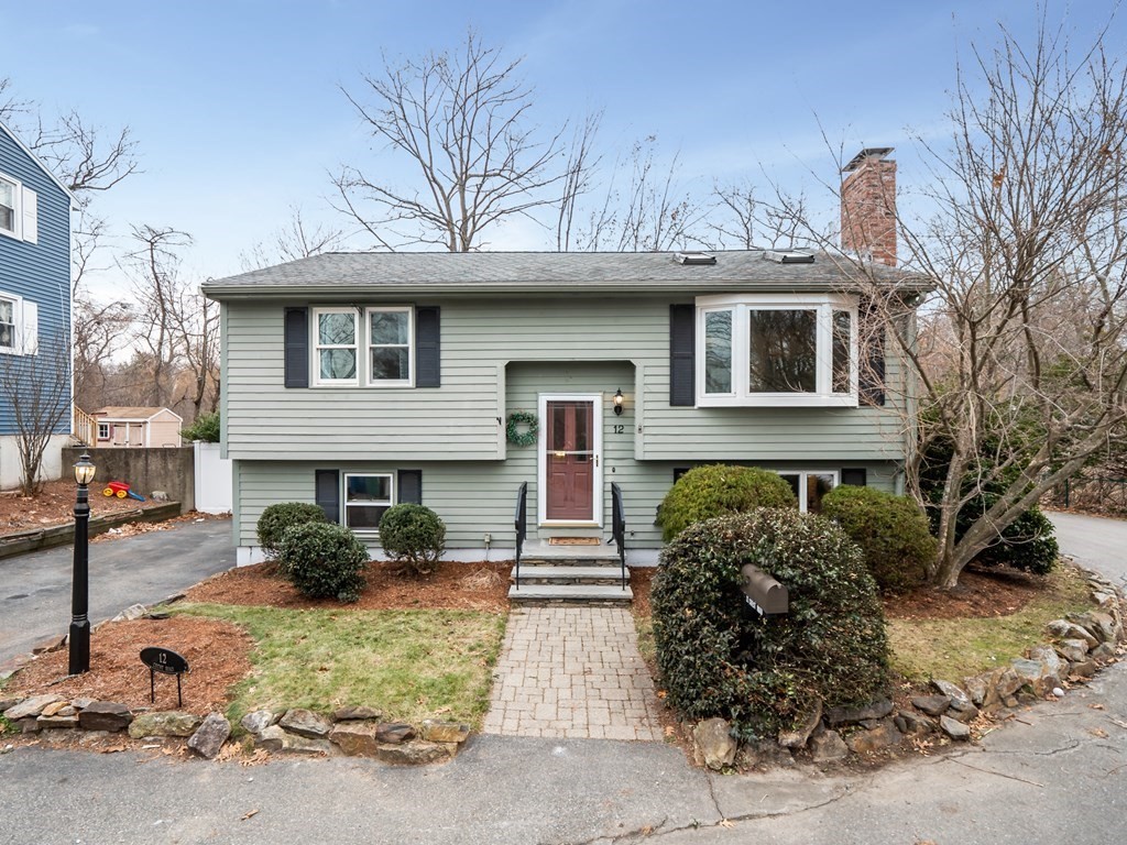 12 Crest Road Billerica, MA 01821 - Photo 3 of 41
