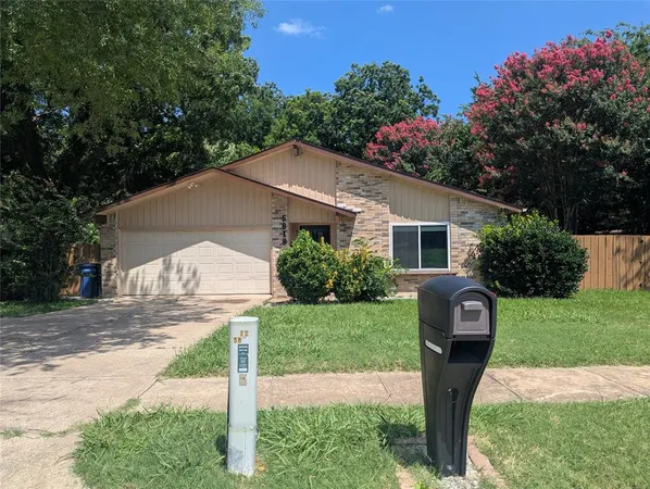 $2,300 | 5818 Townshire Road, Garland, TX 75044