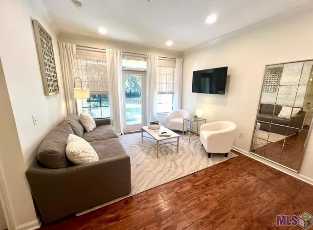 $2,100 | 6765 Corporate Boulevard, Unit 7101, Baton Rouge, LA 70809