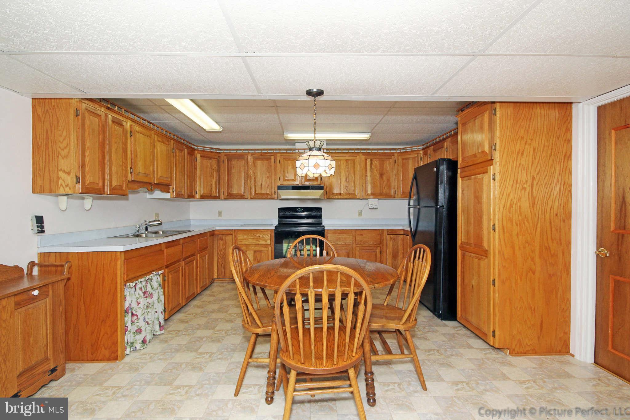2221 Trevanion Road Taneytown, MD 21787 - Photo 19 of 29 Kitchen