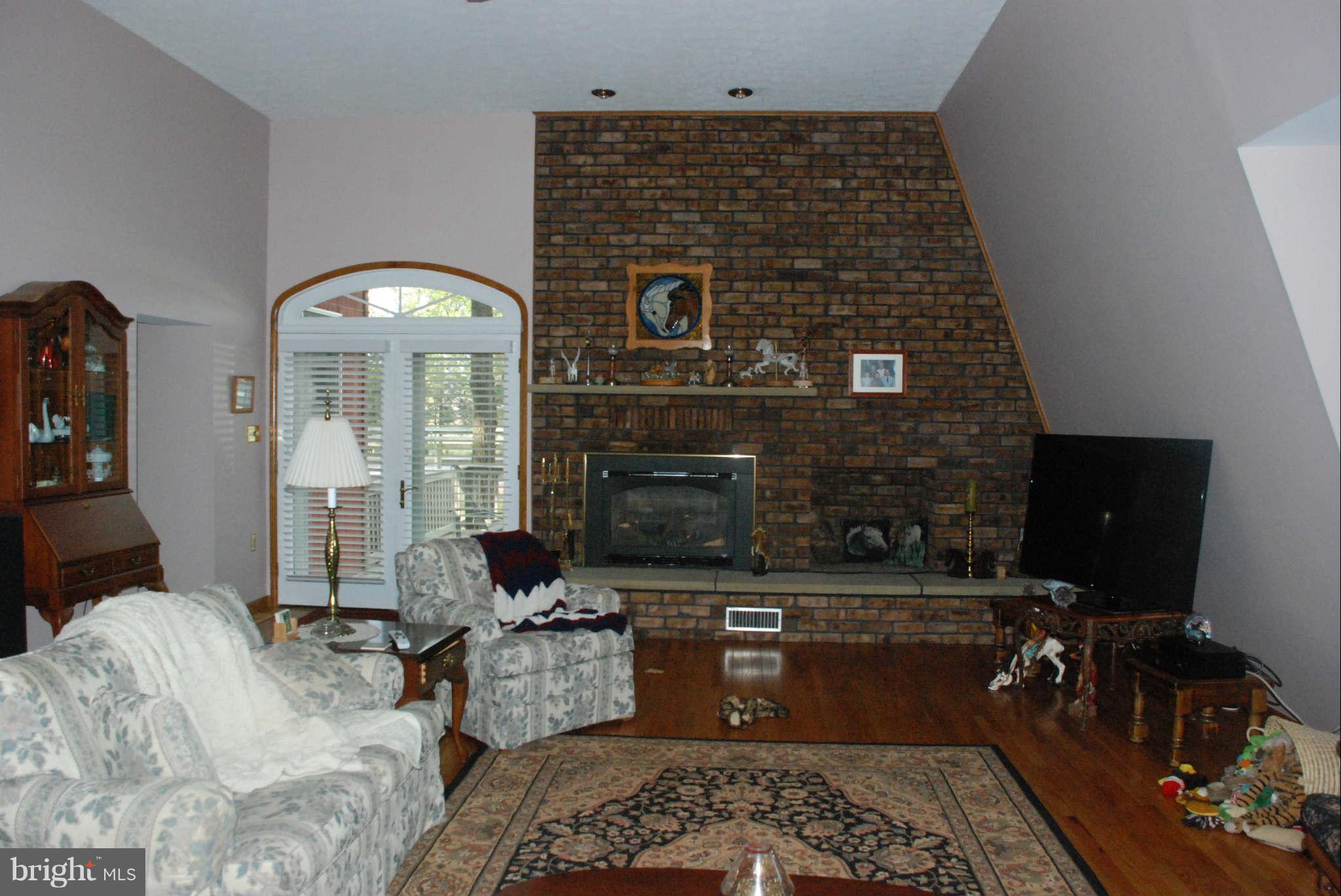 2221 Trevanion Road Taneytown, MD 21787 - Photo 24 of 29 Living Room