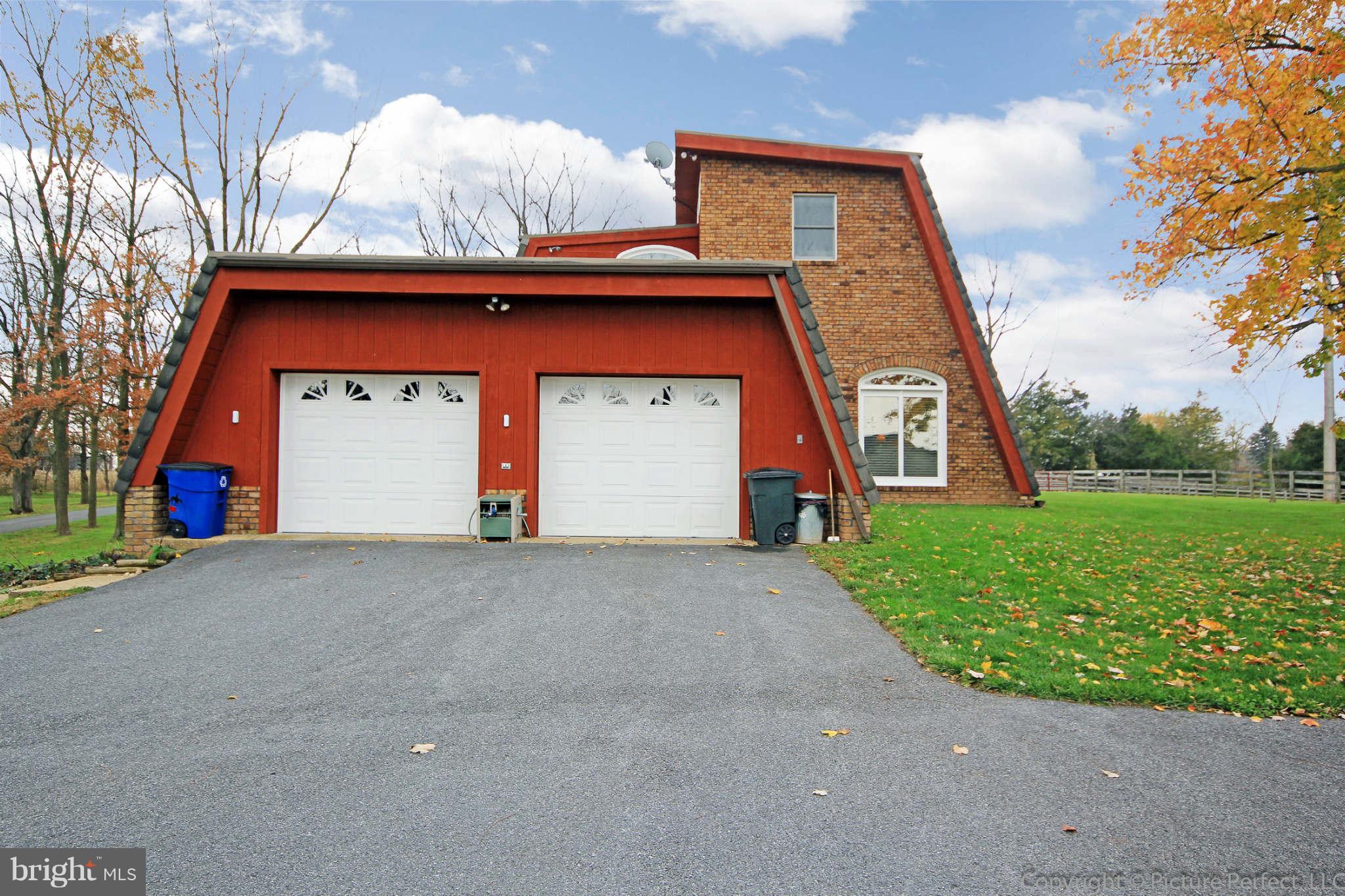 2221 Trevanion Road Taneytown, MD 21787 - Photo 5 of 29 Garage